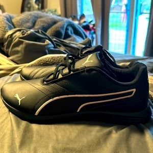 Puma Ella Lace Up women’s shoes!!!
